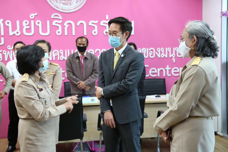 ผู้ช่วยรัฐมนตรีป�