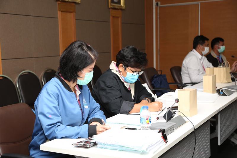 รองปลัด พม. เป็นปร�