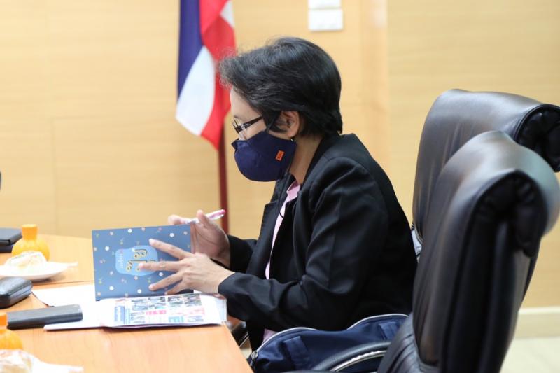 รองปลัด พม. เป็นปร�