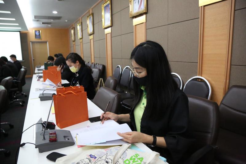 ปลัด พม. เป็นประธา�