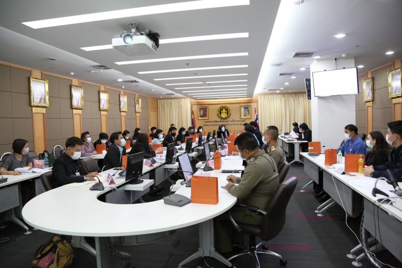 ปลัด พม. เป็นประธา�
