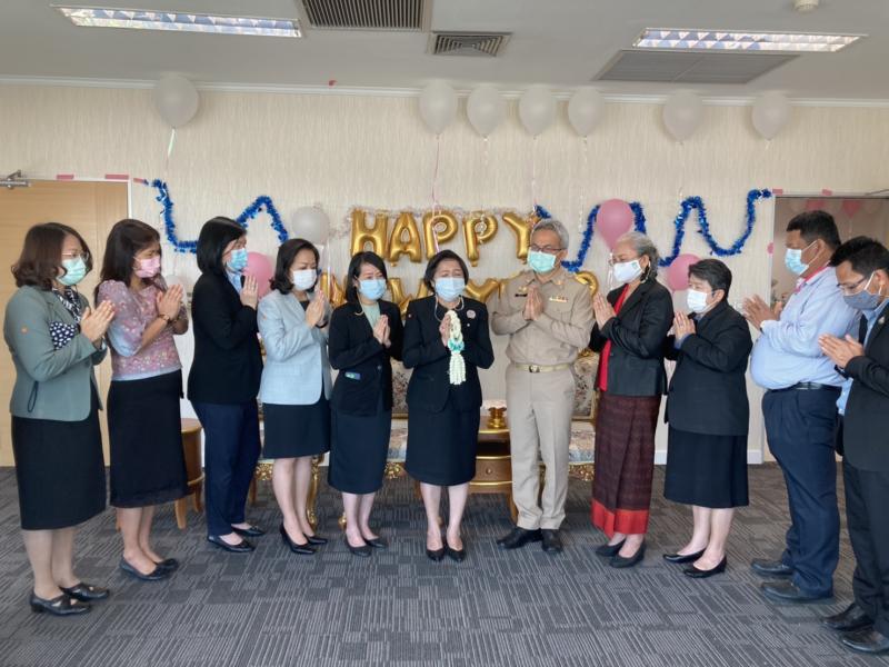 ปลัด พม. ให้คณะผู้�