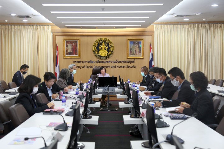 ปลัด พม. เป็นประธา�