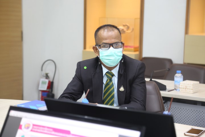 รองปลัด พม. เป็นปร�