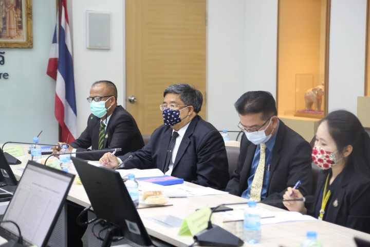 รองปลัด พม. เป็นปร�