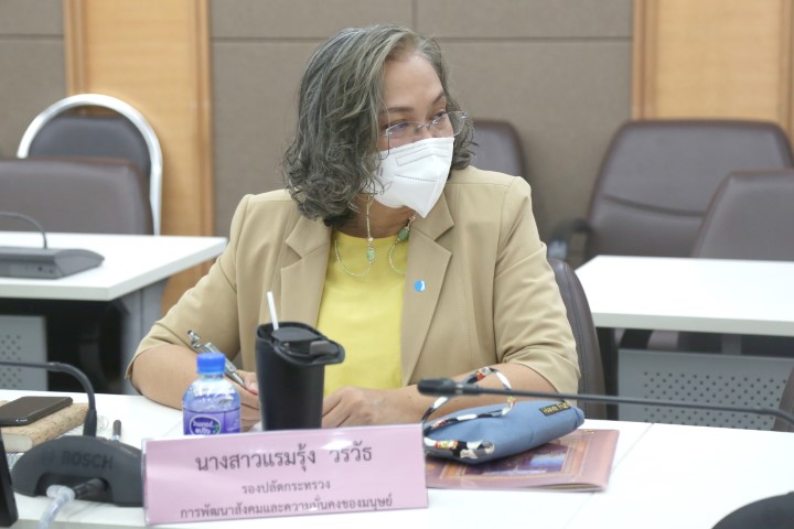 ปลัด พม. เป็นประธา�
