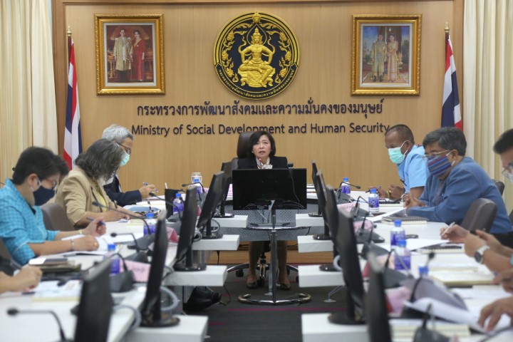 ปลัด พม. เป็นประธา�