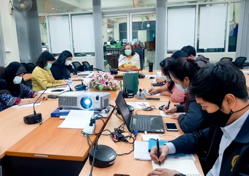รองปลัด พม. เป็นปร�