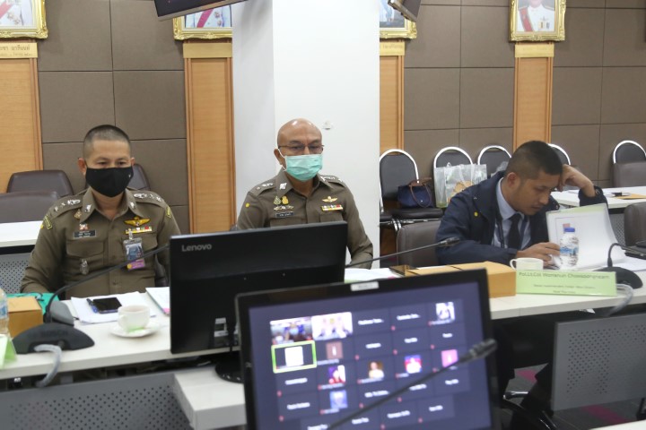 รองปลัด พม. เป็นปร�