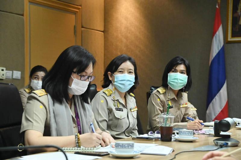 รมว.พม. พร้อมด้วย ค�
