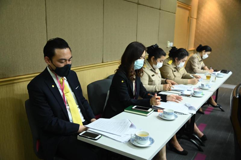 รมว.พม. พร้อมด้วย ค�