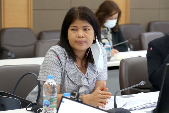 รองปลัด พม. เป็นปร�