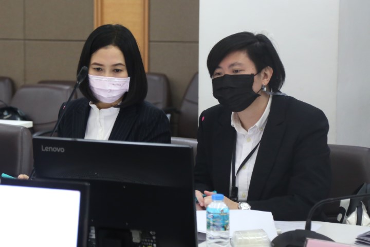 รองปลัด พม. เป็นปร�