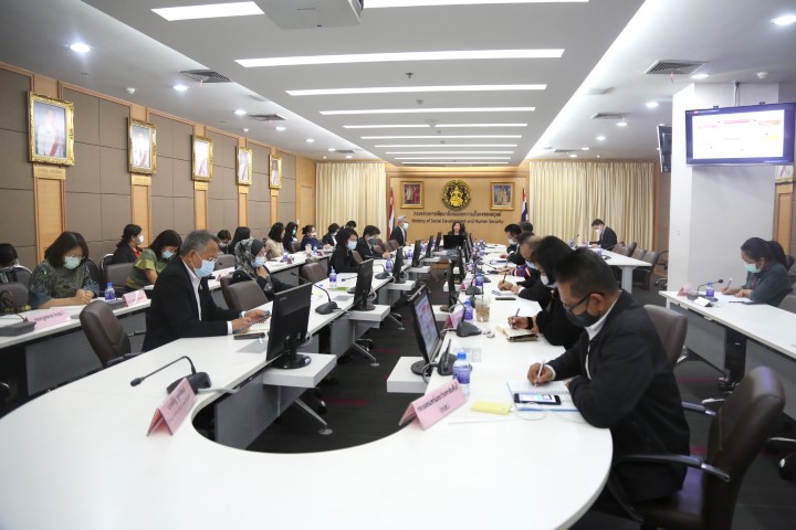 ปลัด พม. เป็นประธา�