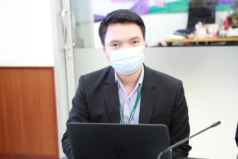 รองปลัด พม. เป็นปร�