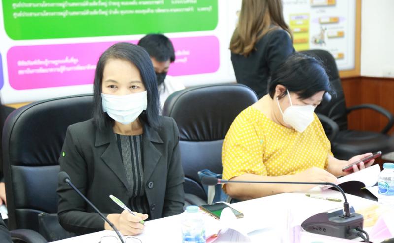 รองปลัด พม. เป็นปร�