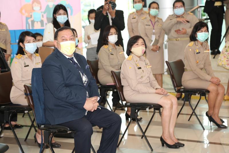 รมว. พม. เป็นประธาน�