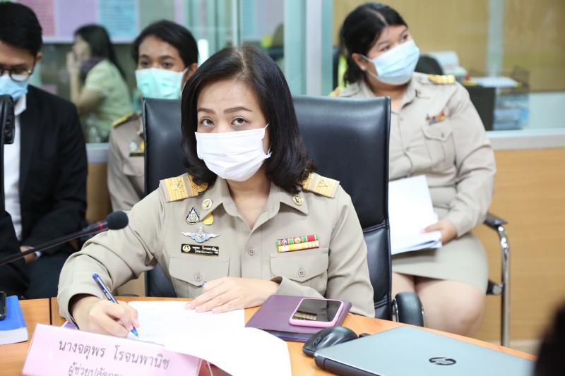 รองปลัด พม. เป็นปร�
