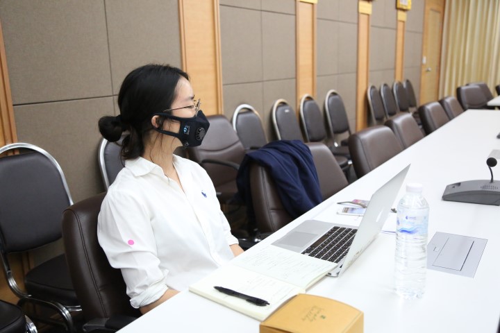 รองปลัด พม. เป็นปร�