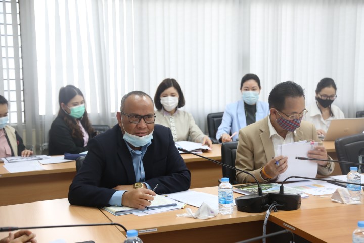 รองปลัด พม. เป็นปร�