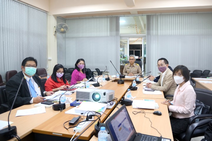 รองปลัด พม. เป็นปร�