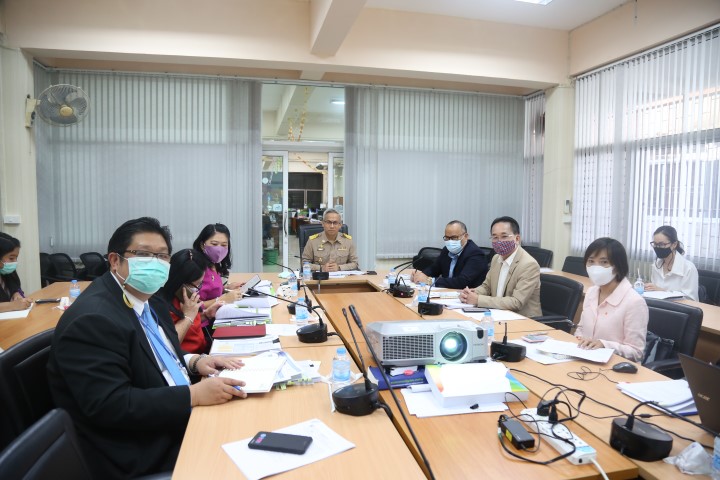 รองปลัด พม. เป็นปร�