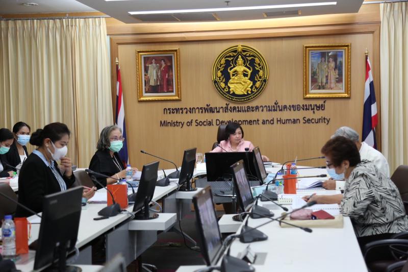 ปลัด พม. เป็นประธา�
