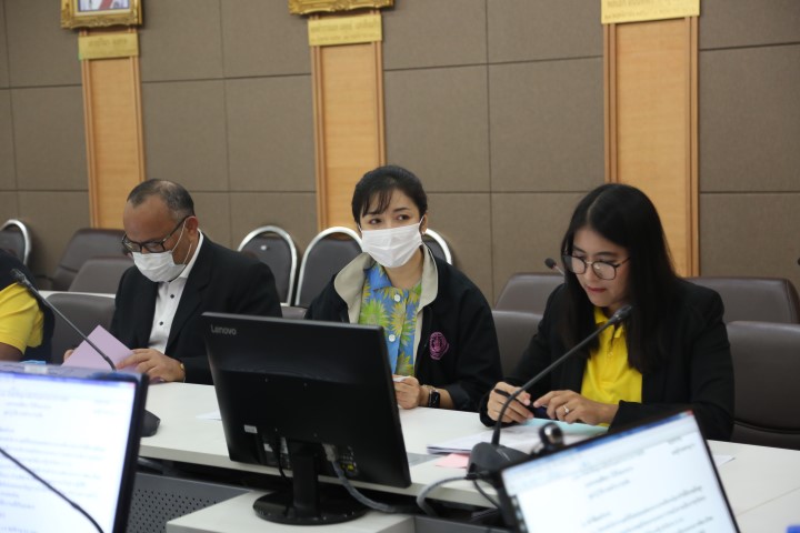 รองปลัด พม. เป็นปร�