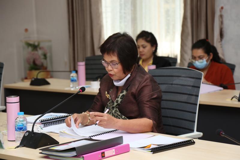 รองปลัด พม. เป็นปร�