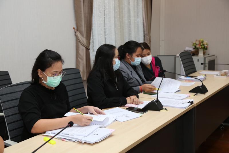 รองปลัด พม. เป็นปร�