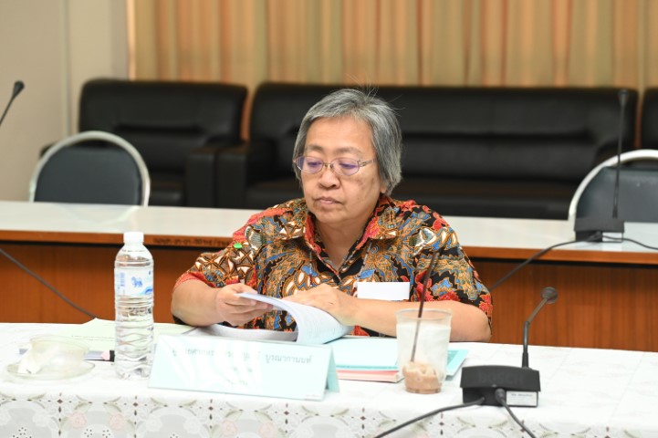 รองปลัด พม. เป็นปร�