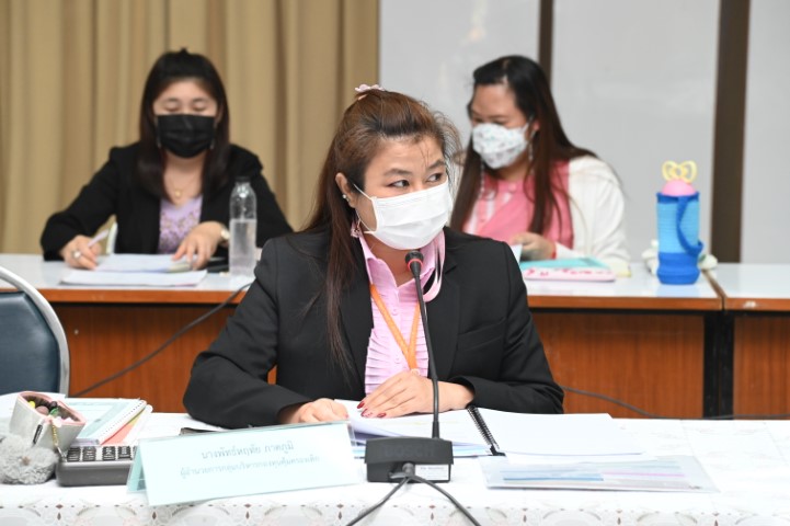รองปลัด พม. เป็นปร�