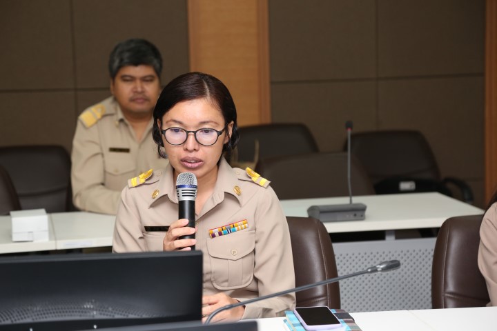 รองปลัด พม. เป็นปร�