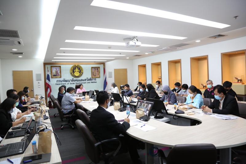 ปลัด พม. เป็นประธา�