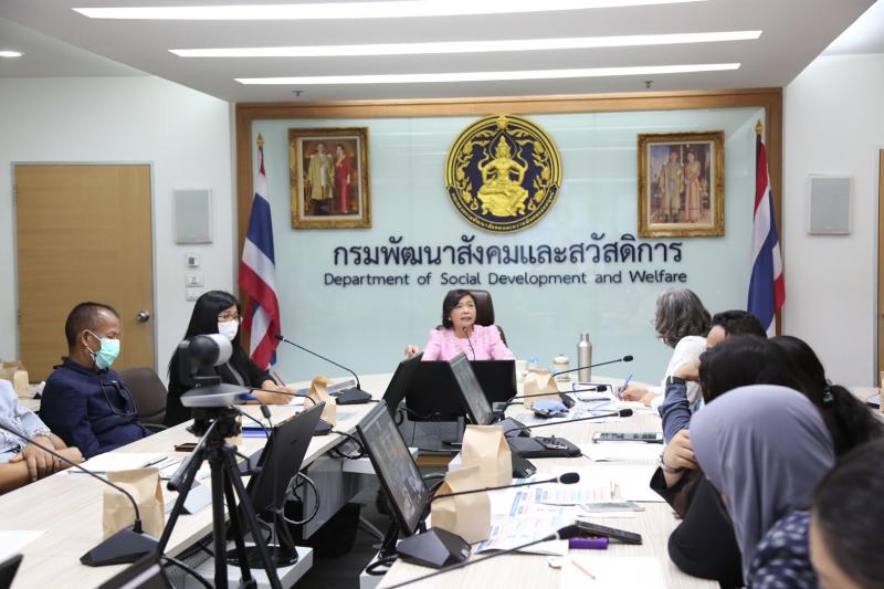 ปลัด พม. เป็นประธา�