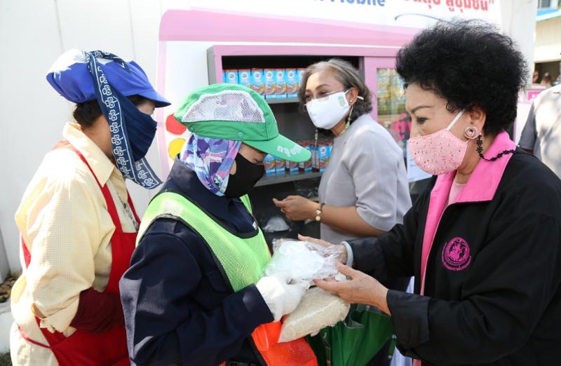 รองปลัด พม. ติดตาม�