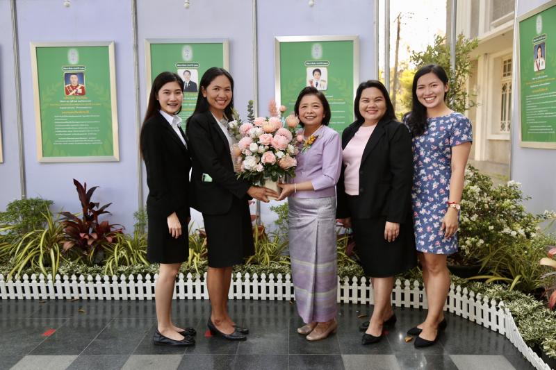 ปลัด พม. เข้ารับมอ�