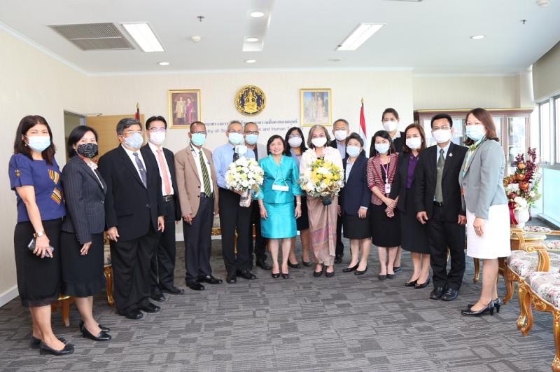 คณะผู้บริหาร เข้า�