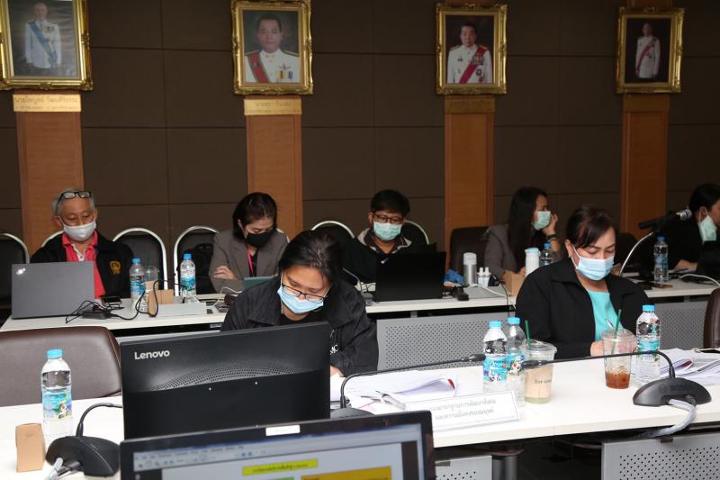 รองปลัด พม. เป็นปร�