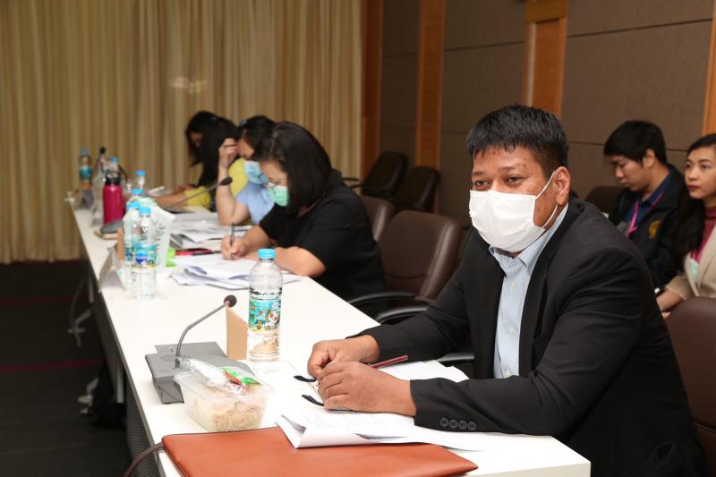 รองปลัด พม. เป็นปร�