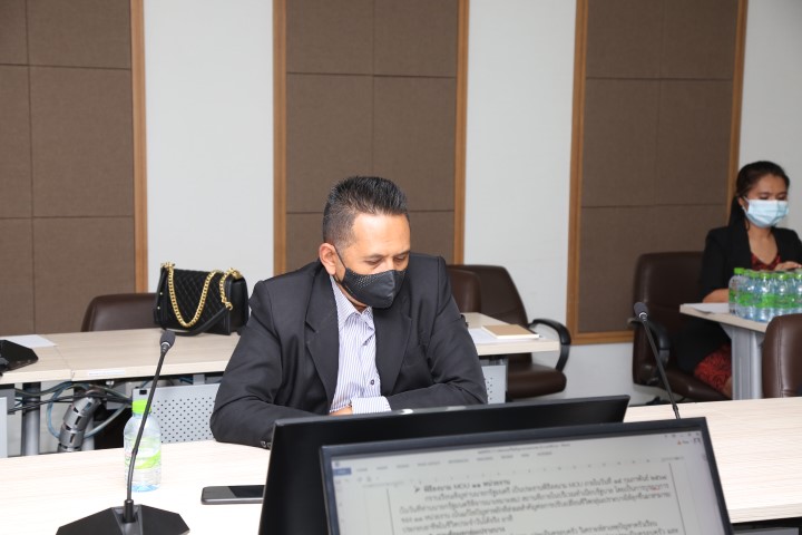 รองปลัด พม. เป็นปร�