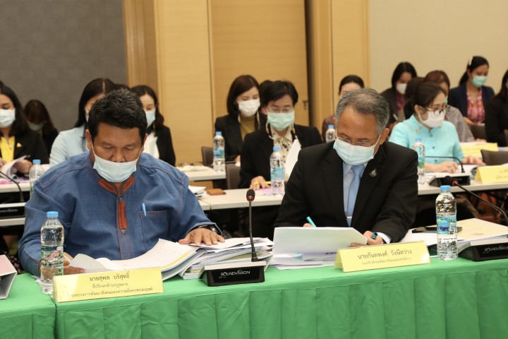 รองนายกรัฐมนตรี เ�