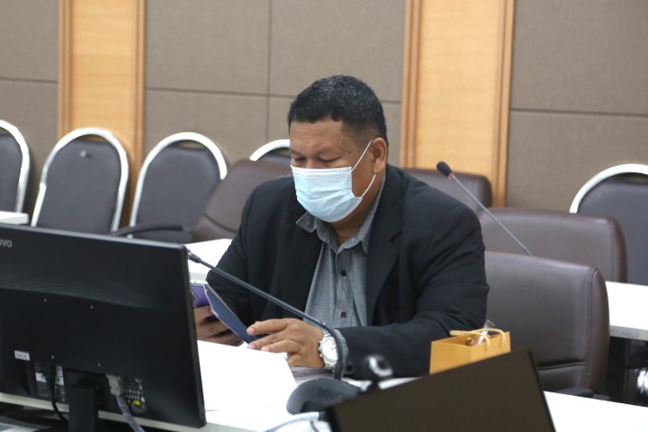 รองปลัด พม. เป็นปร�