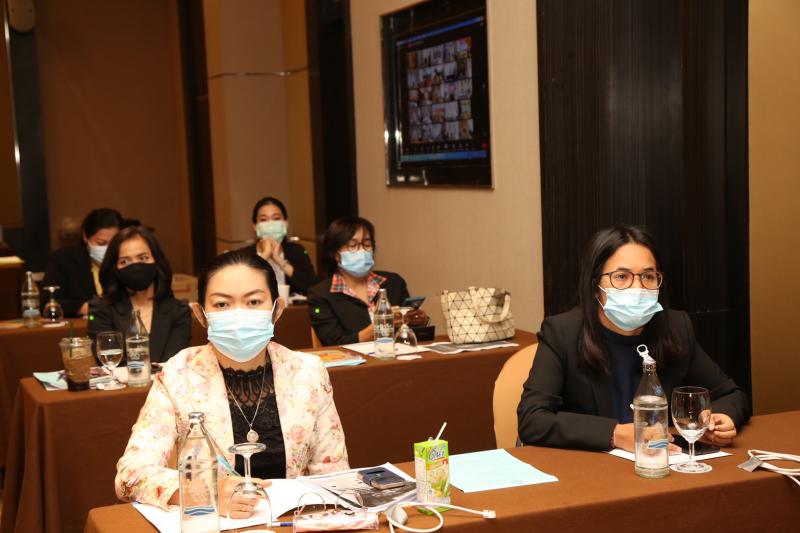 รองปลัด พม. เป็นปร�