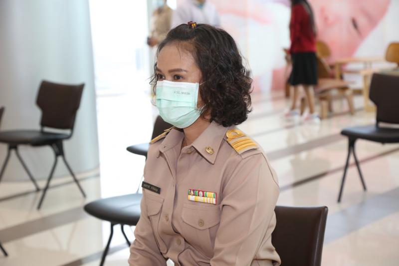 รองปลัด พม. เป็นปร�