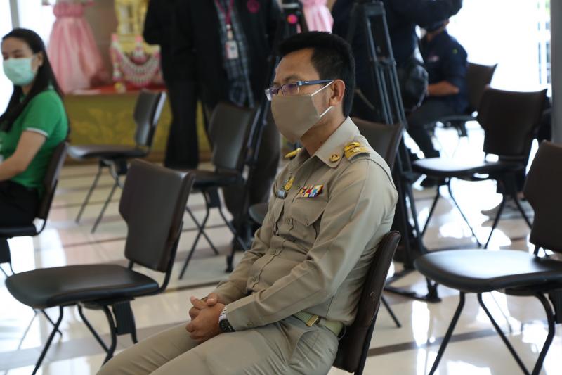 รองปลัด พม. เป็นปร�