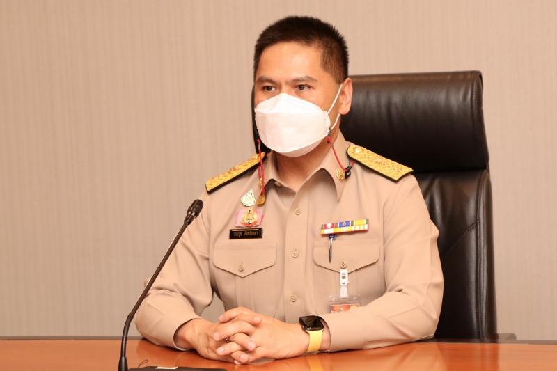 รมว. พม พร้อมด้วย ป�