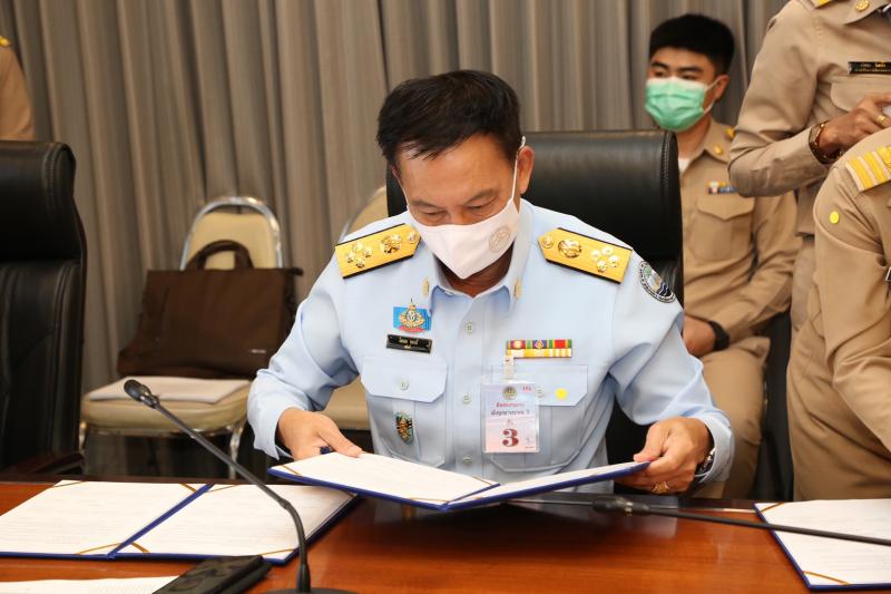 รมว. พม พร้อมด้วย ป�