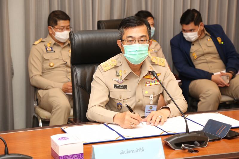 รมว. พม พร้อมด้วย ป�