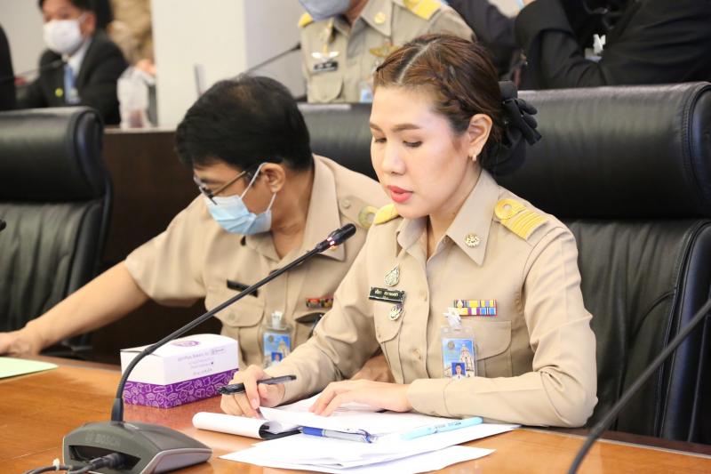 รมว. พม พร้อมด้วย ป�